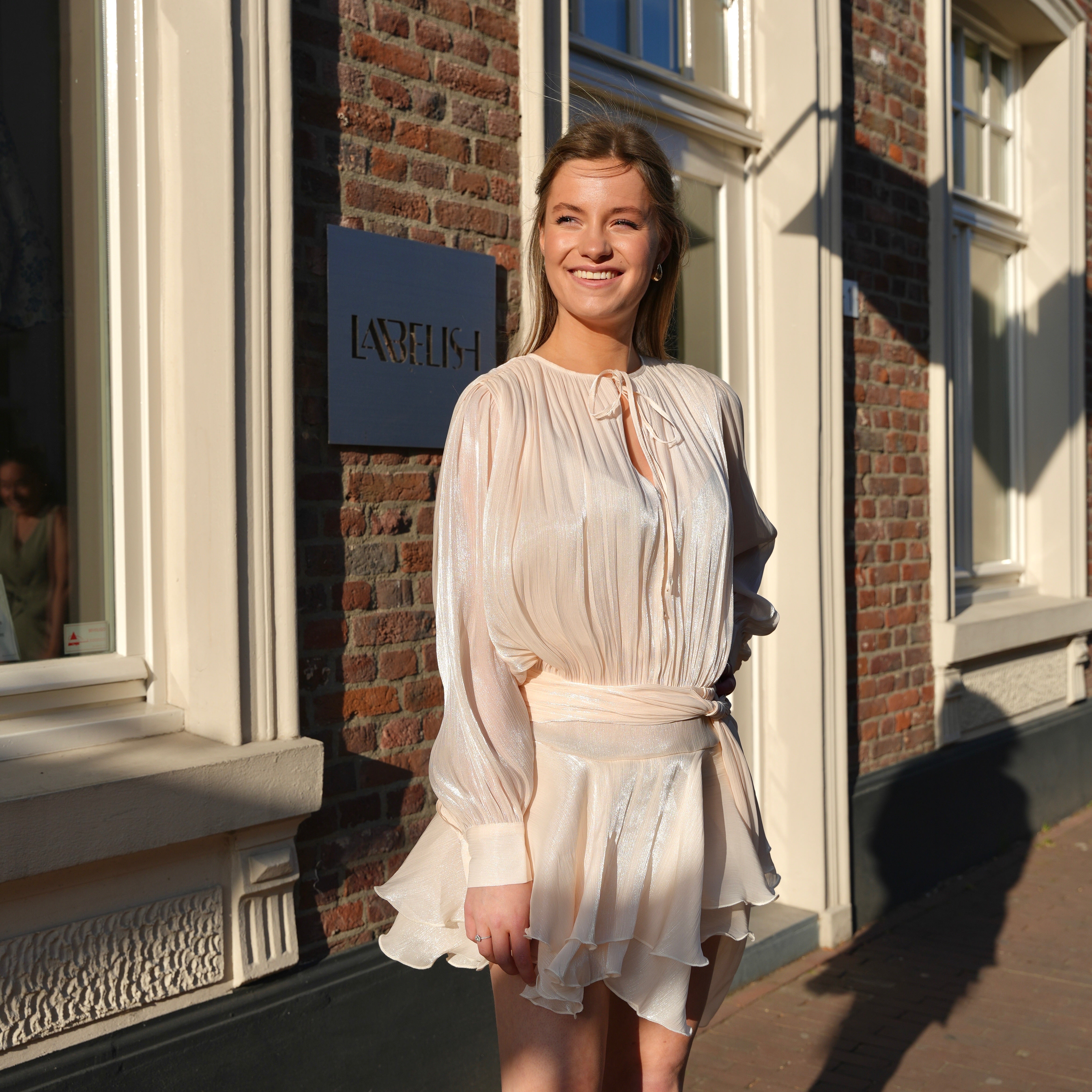Iselin | Elegant Minikjole i Beige