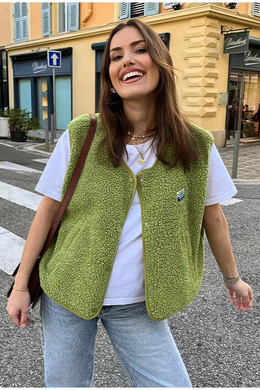 Thea | Teddyvest i myk fuskepels
