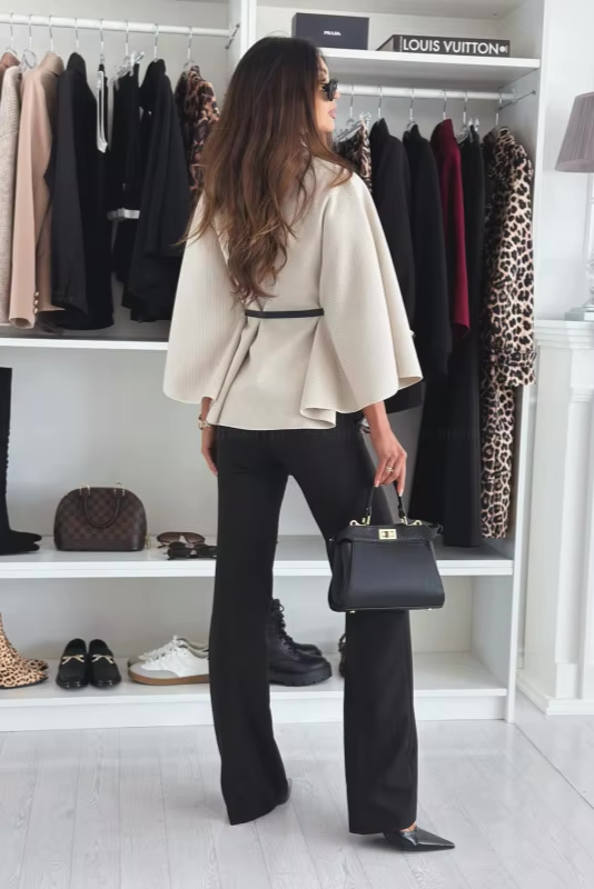 Selina | Cape-bluse