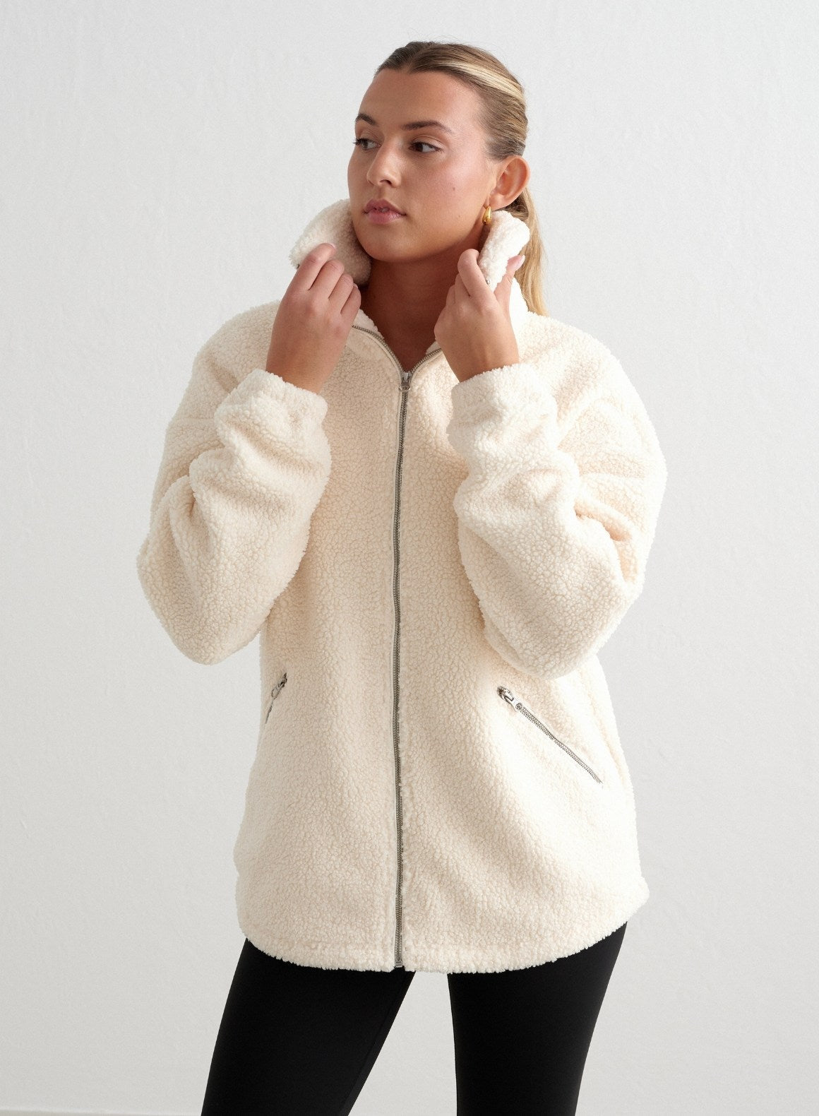 Maja | Almond White Frottejakk - UTSOLGT