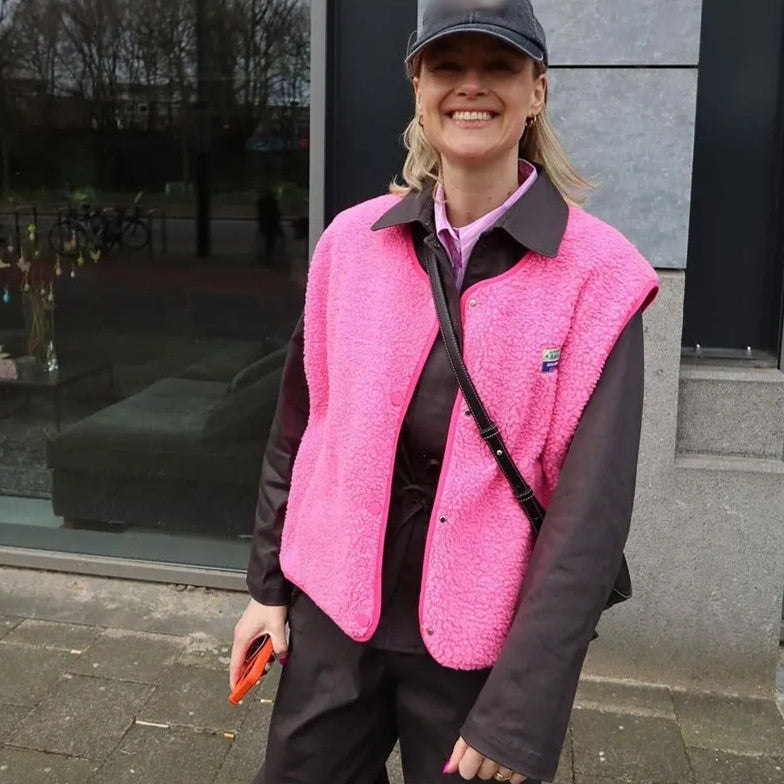 Thea | Teddyvest i myk fuskepels